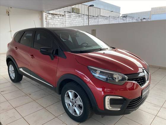 RENAULT CAPTUR 1.6 16V SCE FLEX LIFE X-TRONIC RENAULT CAPTUR 1.6 16V SCE FLEX LIFE X-TRONIC
